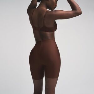 SKIMS Body Butt Lifting Shorts – Cocoa –New With Tags